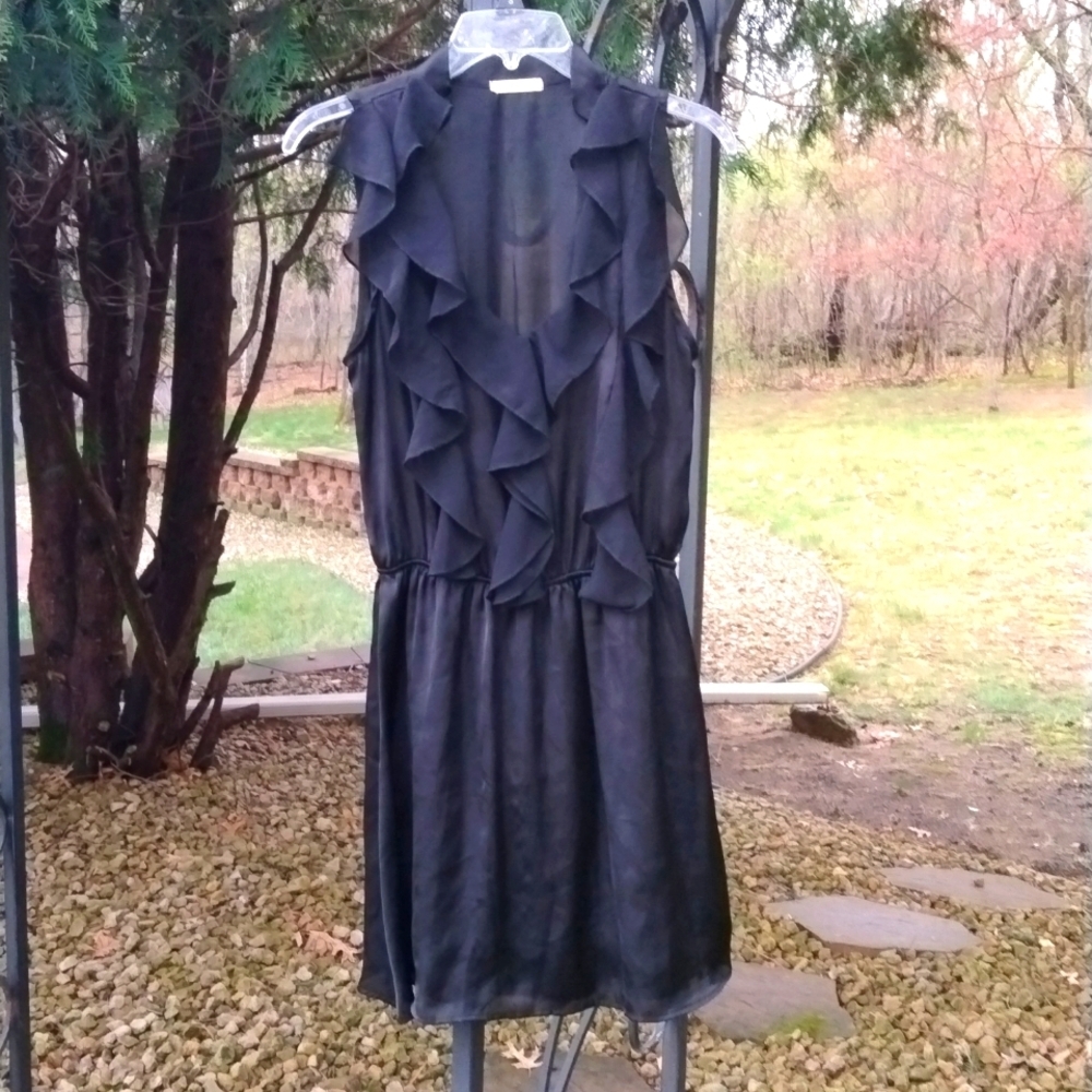 Tea N Rose silky polyester ruffled dress size medium